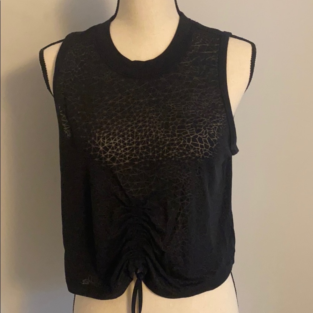 Brand new never worn lululemon crop top